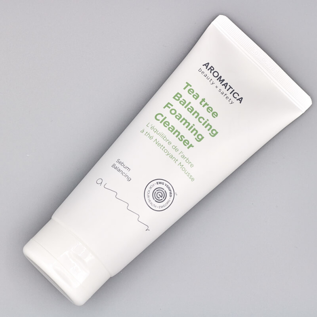 Aromatica Tea Tree Balancing Foaming Cleanser bei Juui kaufen